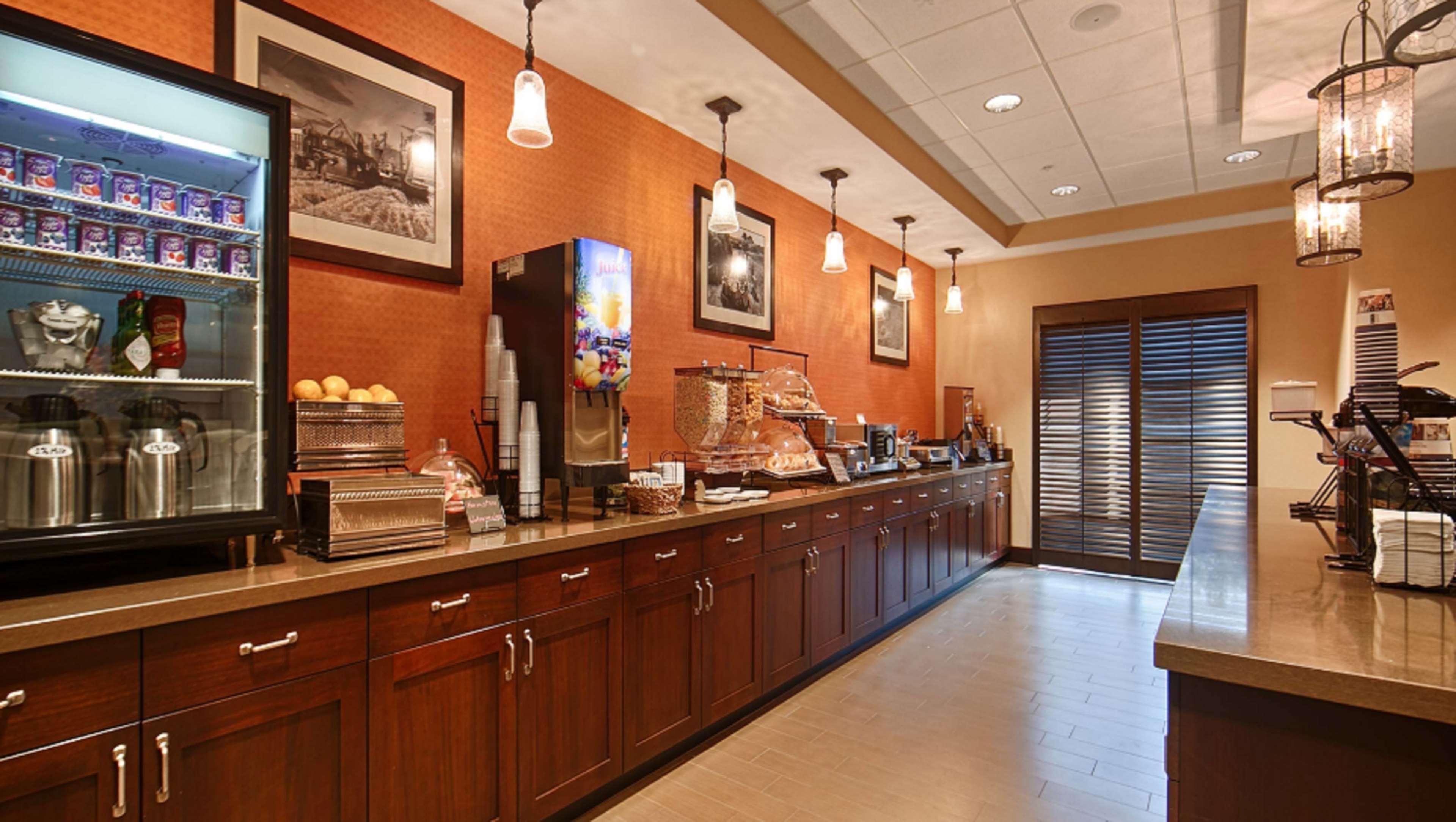 Best Western Plus Dayton Exterior photo
