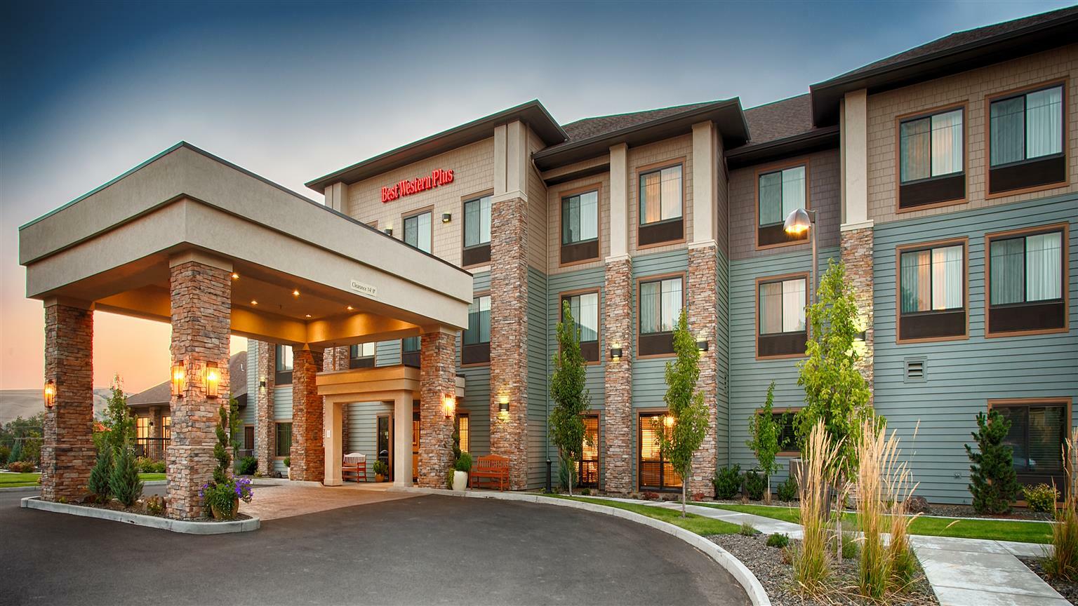 Best Western Plus Dayton Exterior photo